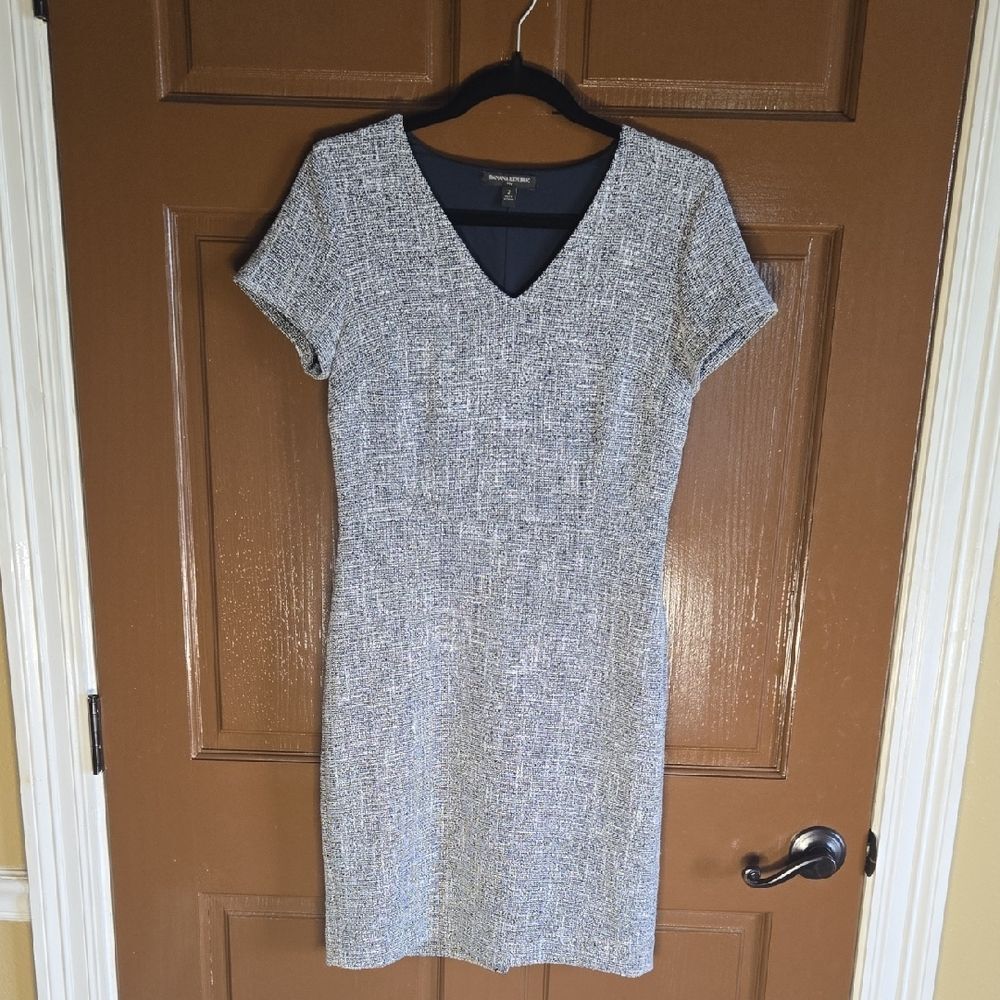 Banana Republic-Blk/white textured tweed short Sleeved V neck dress Sz 2.